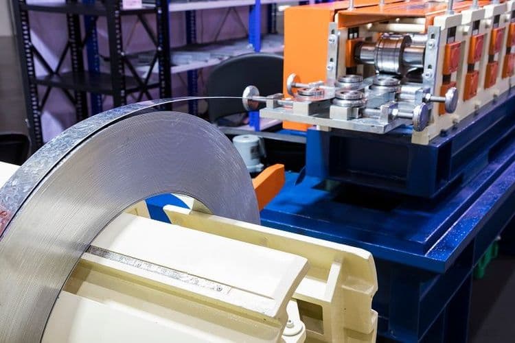 steel_coil_roll_in_machine